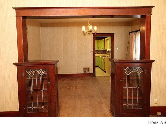 3rd image of 865 E Lorena Ave