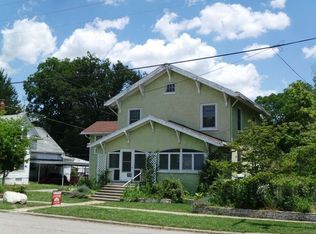 104 NW 3rd St, Fairfield, IL 62837