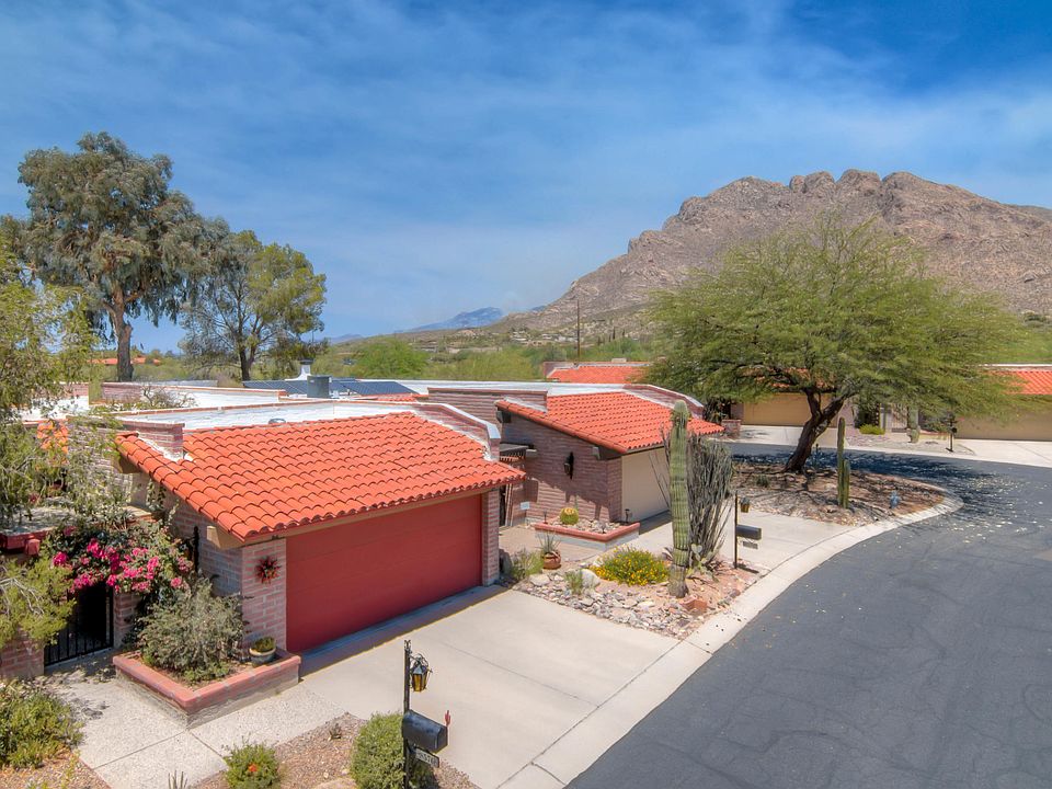 1st image of 8576 N Calle Tioga
