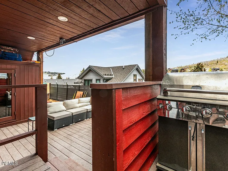 214 Woodside Ave — Photo 24