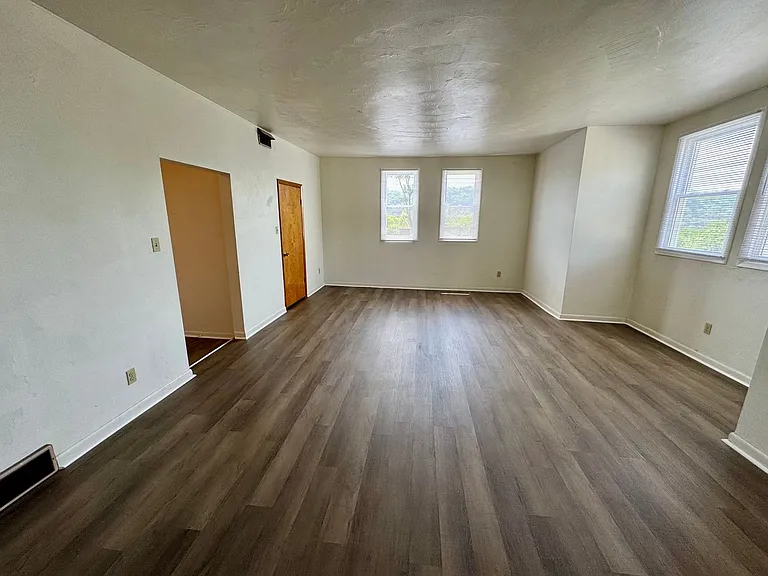 212 North Highland Avenue — Photo 33