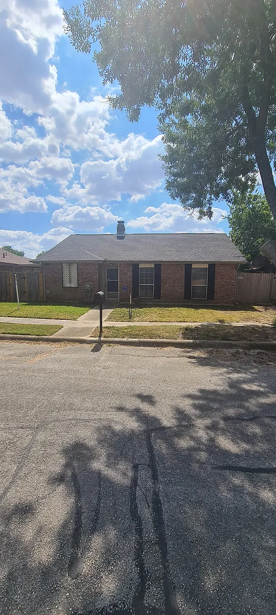 Building Photo - 663 Fern Meadow Dr