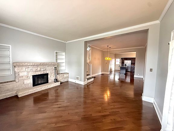 3rd image of 1329 Spring St