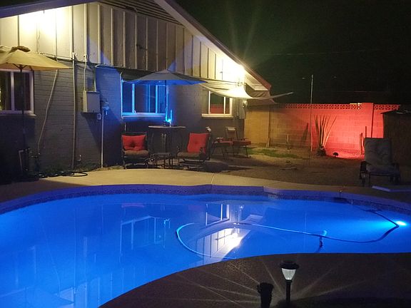 3rd image of 1017 E Larkspur Ln