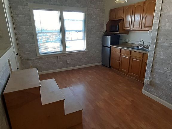 3rd image of 914 N Tower Ave APT 14