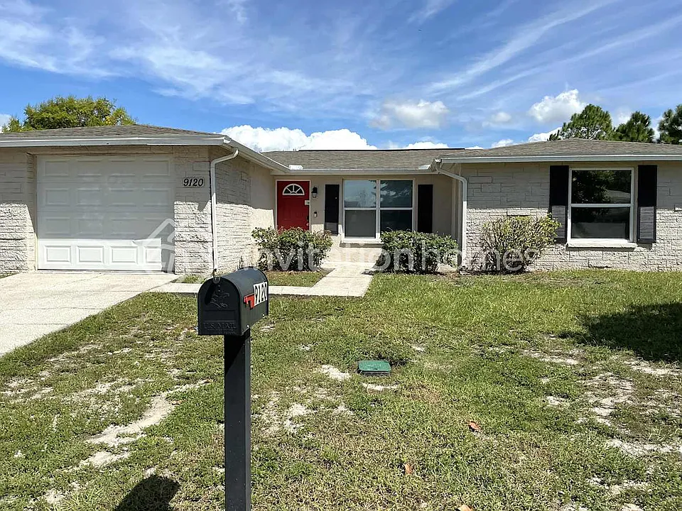 9120 Crabtree Ln