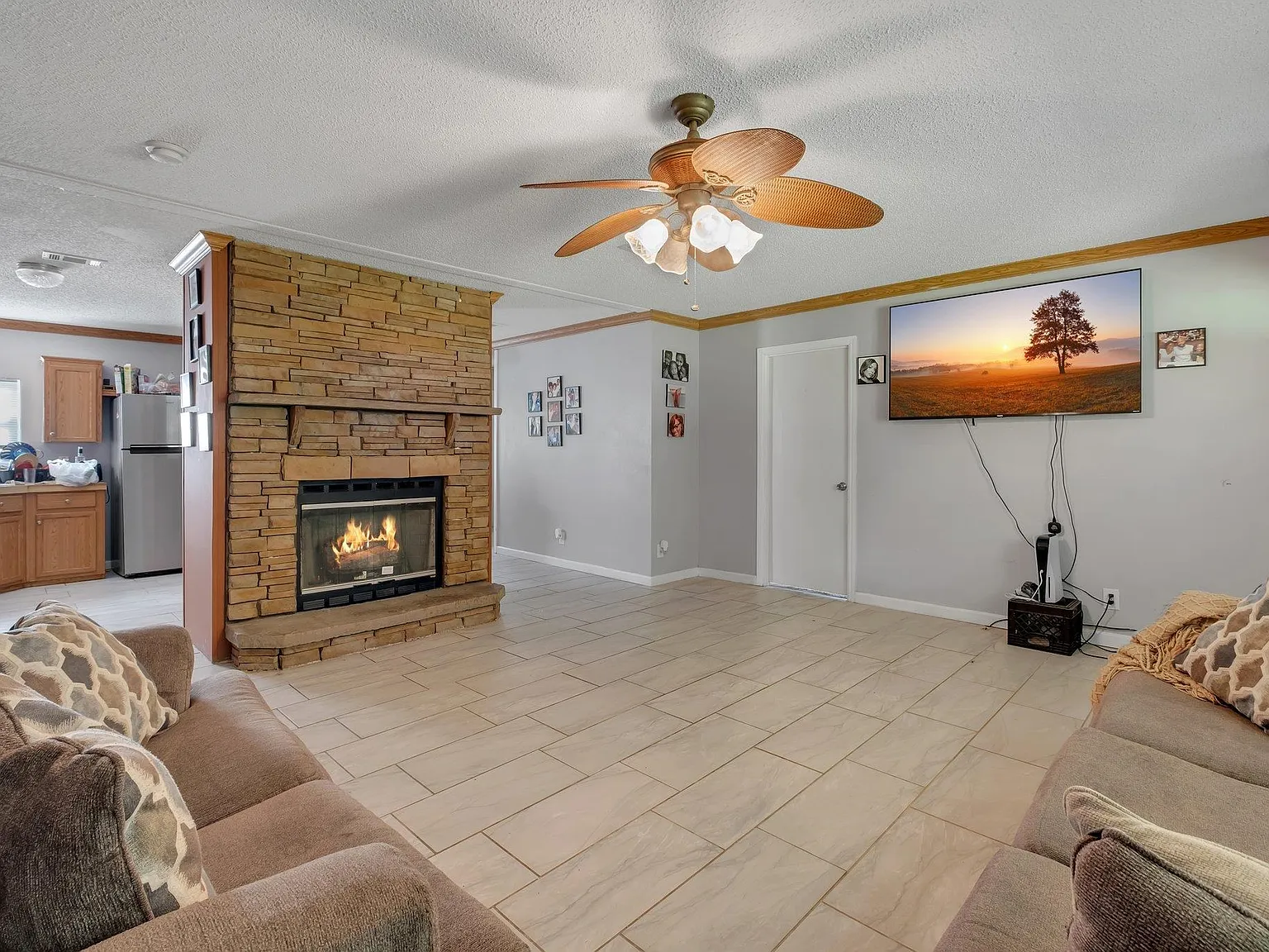 3 bed, 1080 sqft, $1,600 — Photo 4