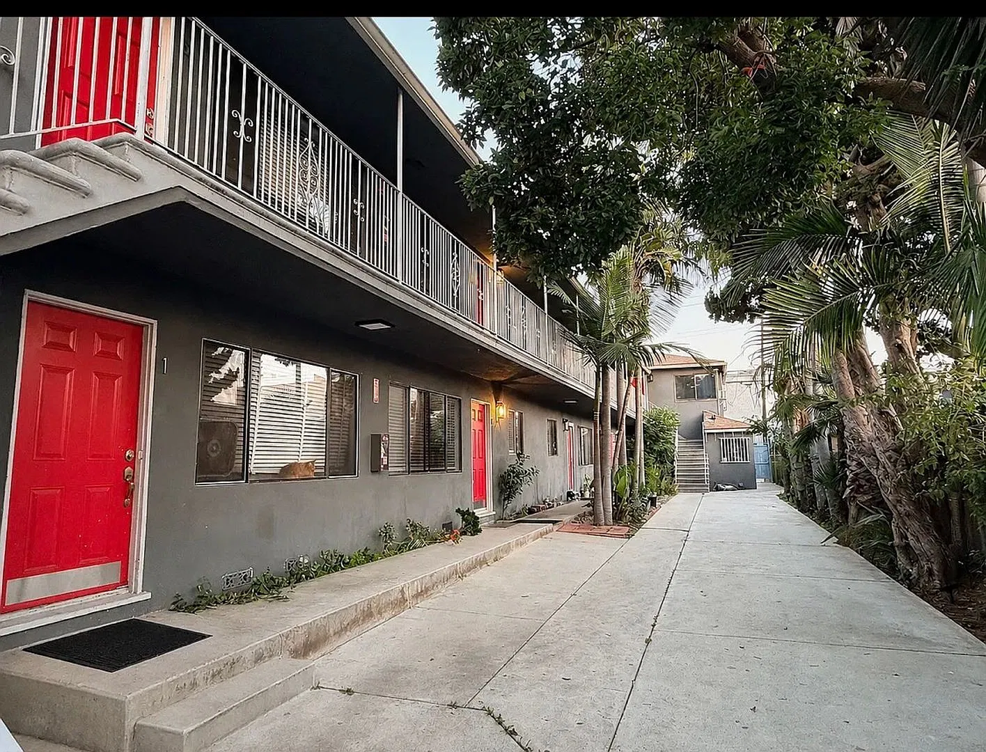 Conveniently located near Downtown Long Beach, the East Village Arts District, public transportat... — Photo 2