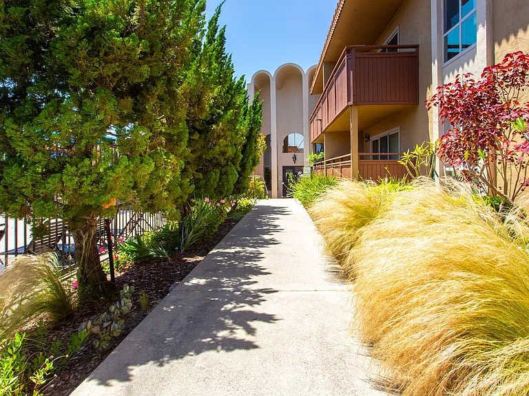 Volterra Apartments — Photo 40