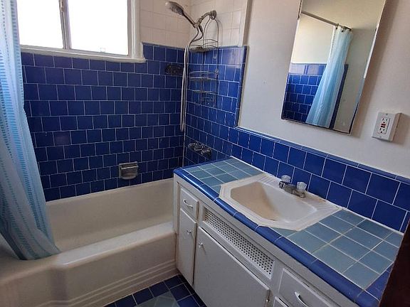 Bathroom, original tiles
