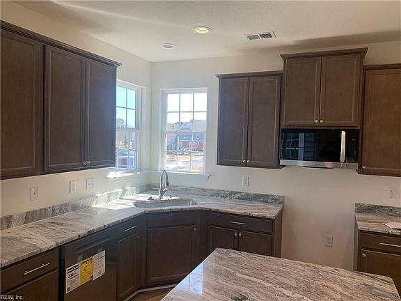 3rd image of 1013 Robinson Rd #7A