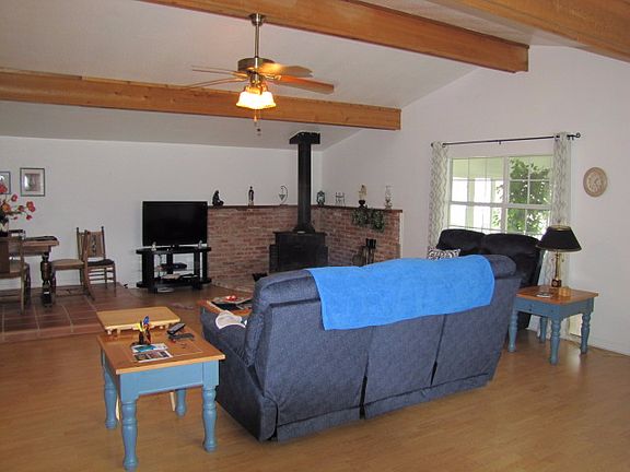 5th image of 301 Meadow Lake Dr