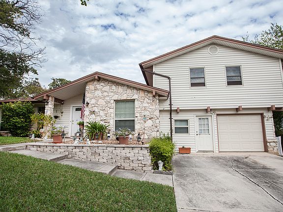 2nd image of 13626 Oak Mdws