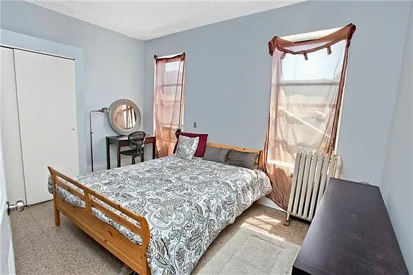 Sold by R New York | media 7