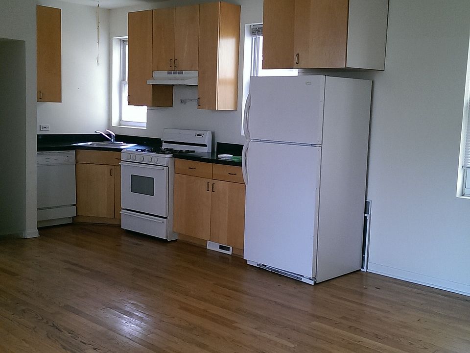 1st image of 518 N May St #Coach
