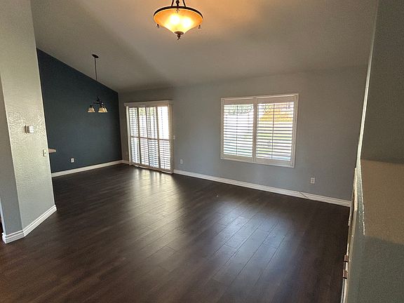 3rd image of 1330 Alderwood Ln