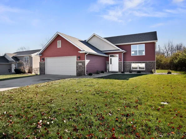 1013 W 77th Ave, Merrillville, IN 46410