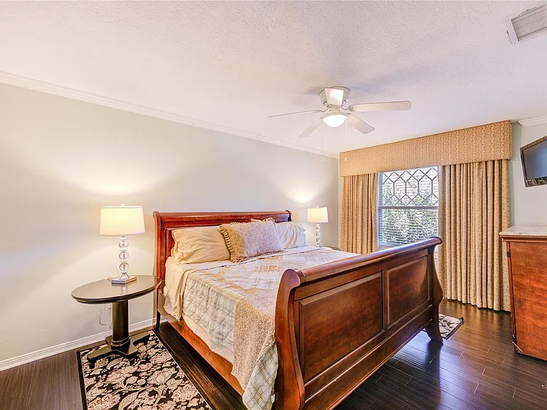 22526 Cove Hollow Dr — Photo 17