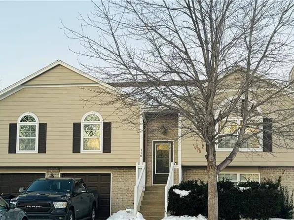 118 NE Brookwood Pl, Blue Springs, MO 64014