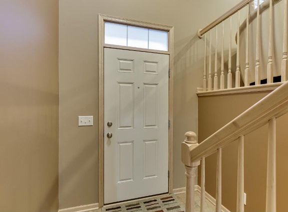 3rd image of 3854 La Belle St