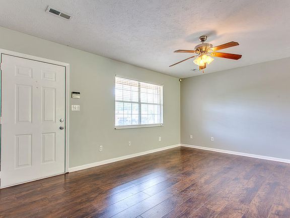 4th image of 5544 Elaine Ln