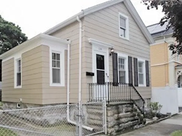134 Hillman St, New Bedford, MA 02740