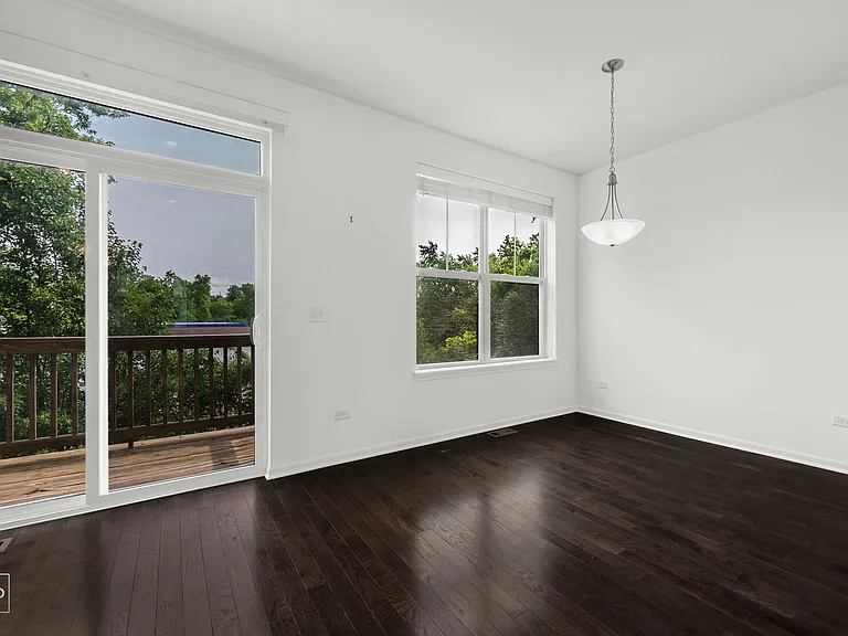 821 W Chase Ln — Photo 11