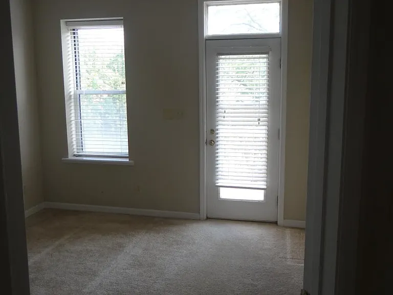 5936 McPherson Ave — Photo 6