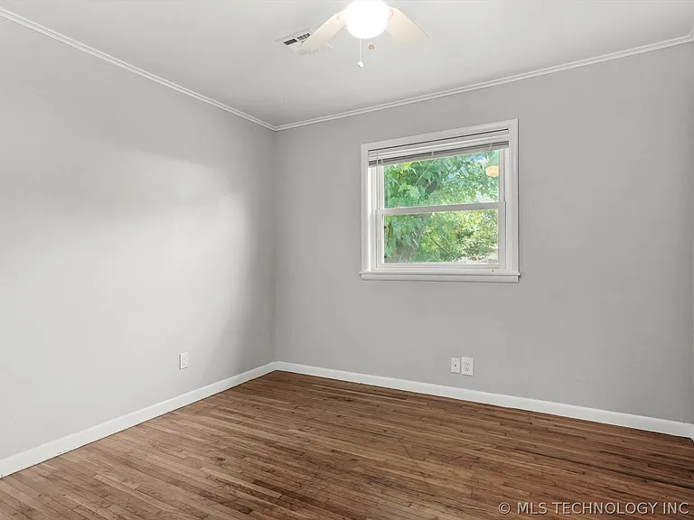 524 W Toledo St — Photo 20
