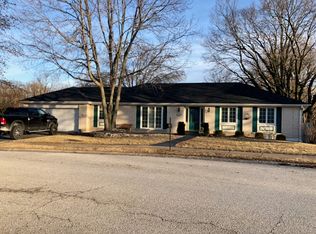 904 Picardy Ln, Saint Charles, MO