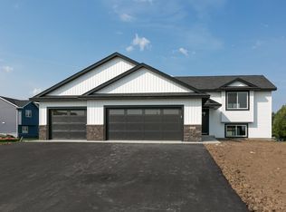 195 Wood Duck Ln, Baldwin, WI 54002