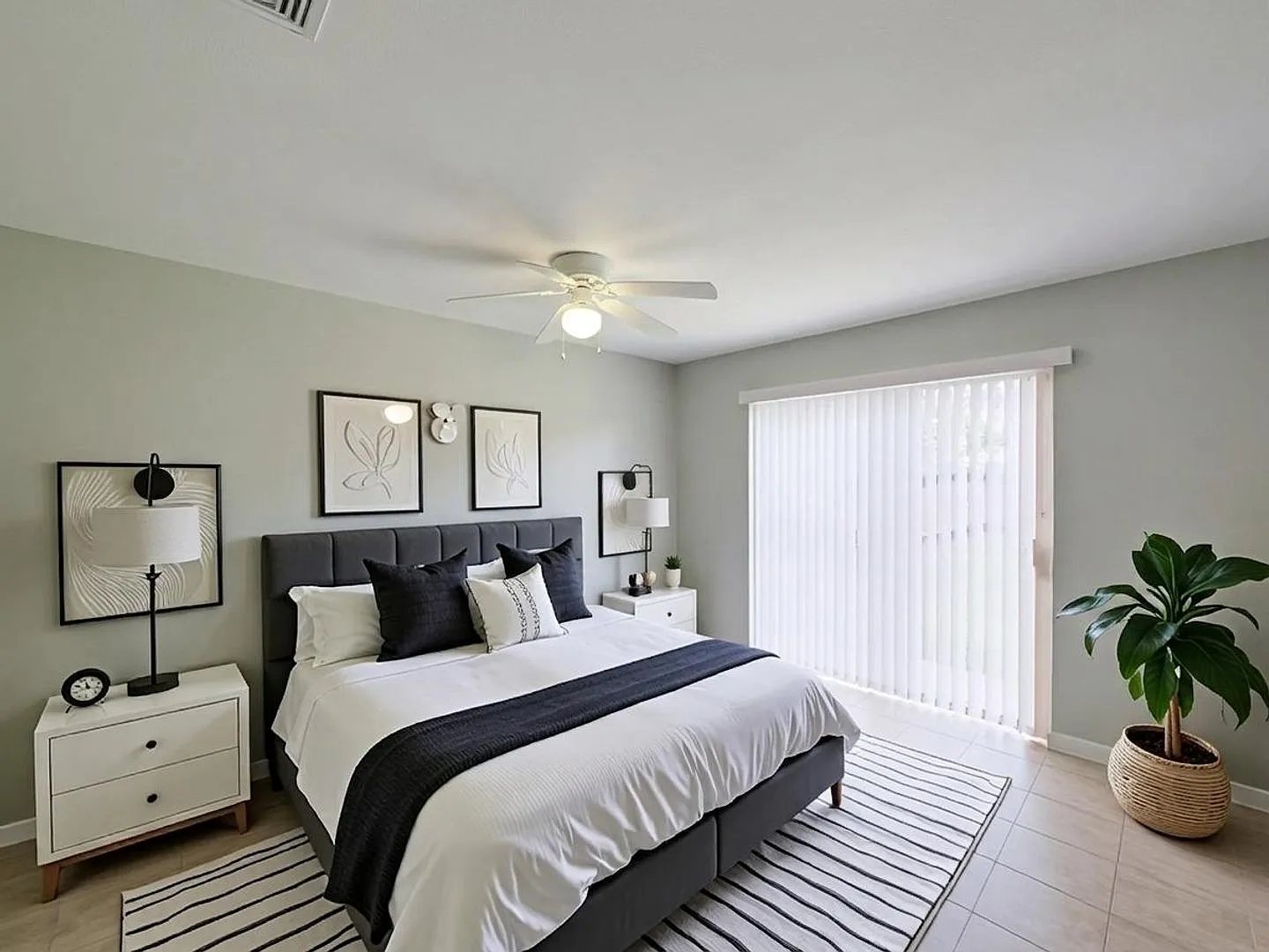 Welcome to this charming 3-bedroom, 2-bathroom home located in the heart of West Houston. This we... — Photo 4