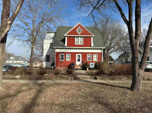 125 Prospect St, Vermillion, SD 57069