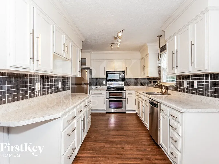 9512 Robert Burns Ct — Photo 4