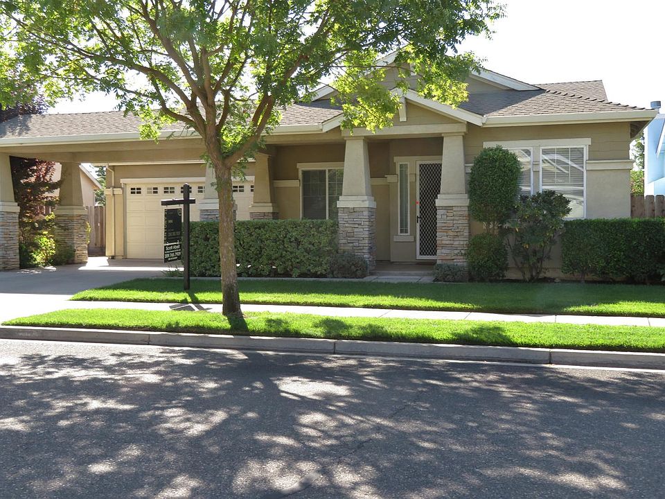 1st image of 1437 Leah Way