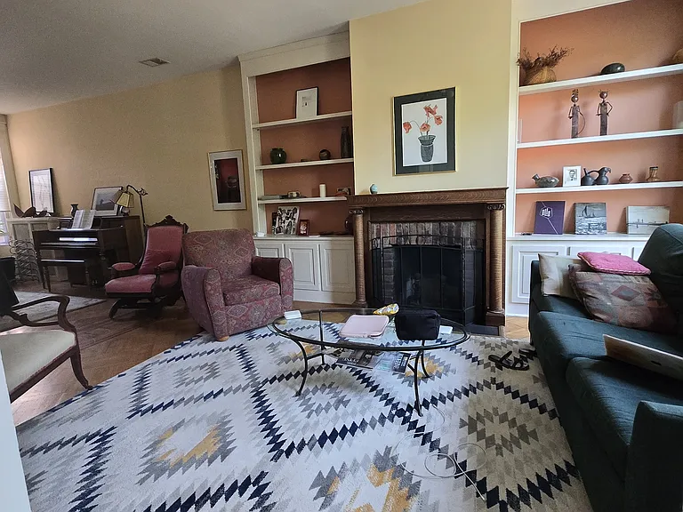 220 S Carolina Ave SE — Photo 6