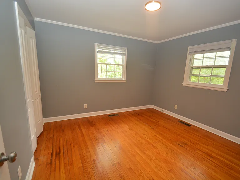 519 Tuggle St — Photo 5