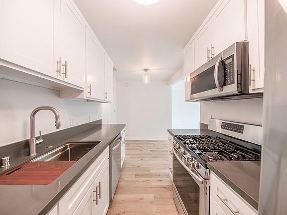 4th image of 301 Ashland Ave #8