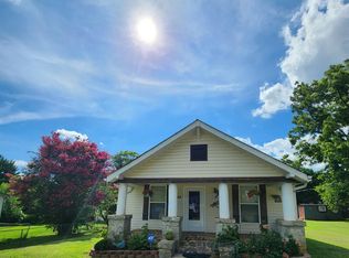 1208 N Davis Ave, Newton, NC 28658