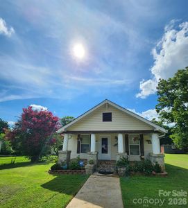 1208 N Davis Ave, Newton, NC, 28658