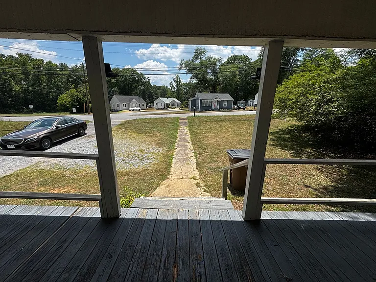 833 Kings Rd — Photo 47