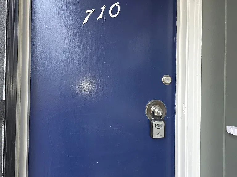 710 Washington Ave #710 — Photo 6