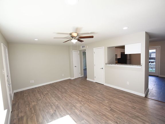 3rd image of 5408 Reiger Ave #101