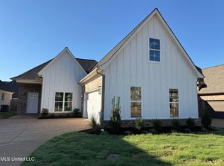5267 Watson View Dr, Nesbit, MS 38651