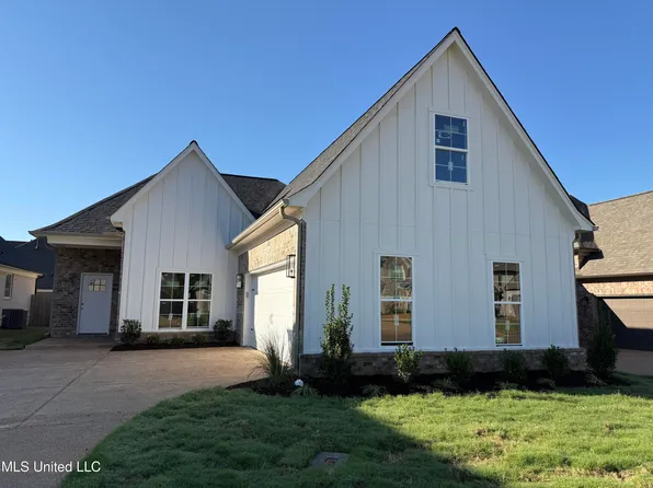 5267 Watson View Dr, Nesbit, MS 38651