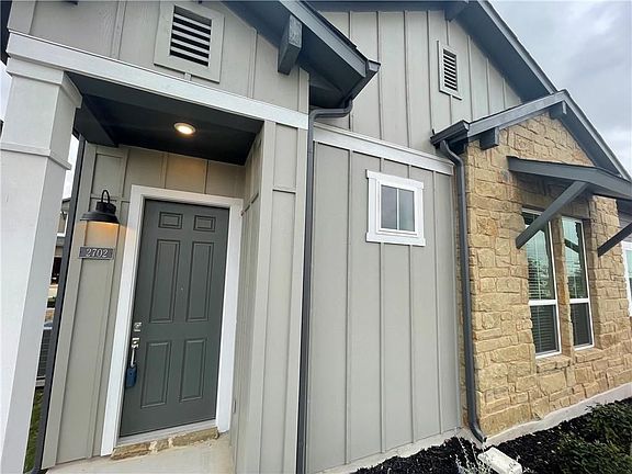 2nd image of 1015 Vista View Dr Unit 2702