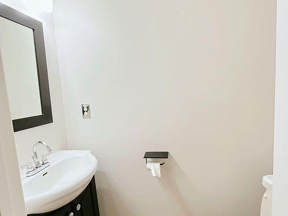 3rd image of 3040 Barrymore St Unit 108