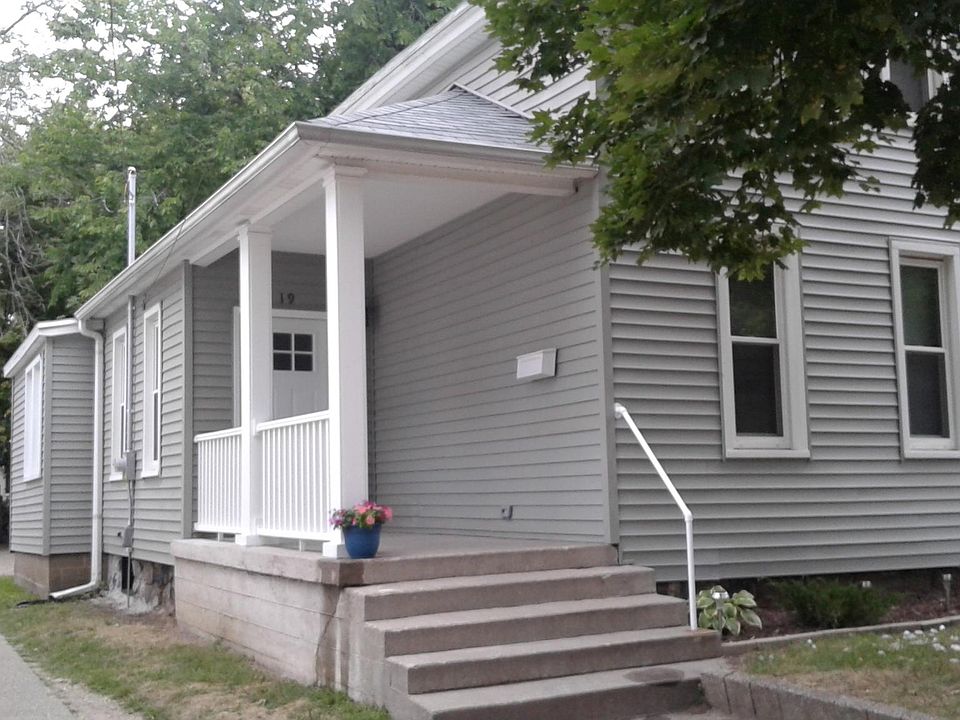 1st image of 19 Gold Ave NW