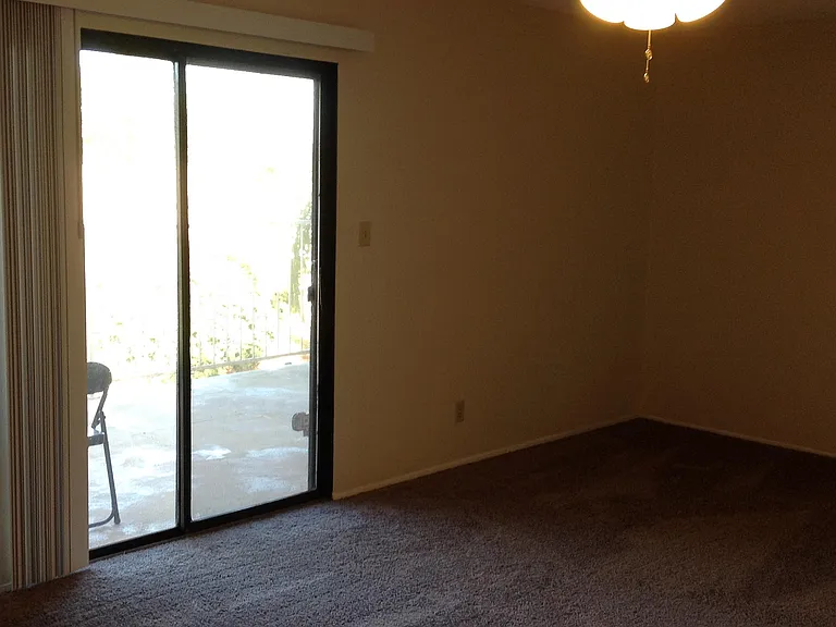 1194 W Grand Ave #3 — Photo 2