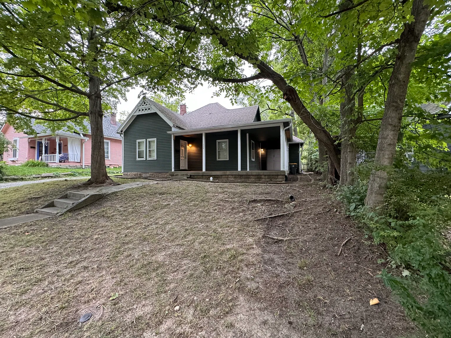 3 bed, 1281 sqft, $2,100 — Photo 3